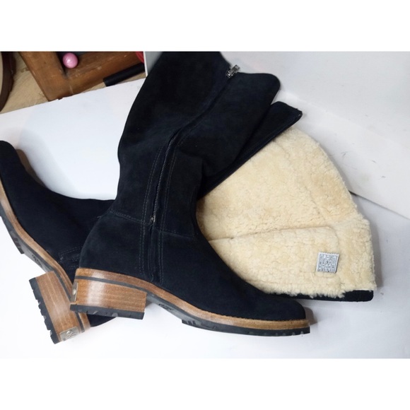 Ugg | Tall Black Suede boots - Picture 11 of 12